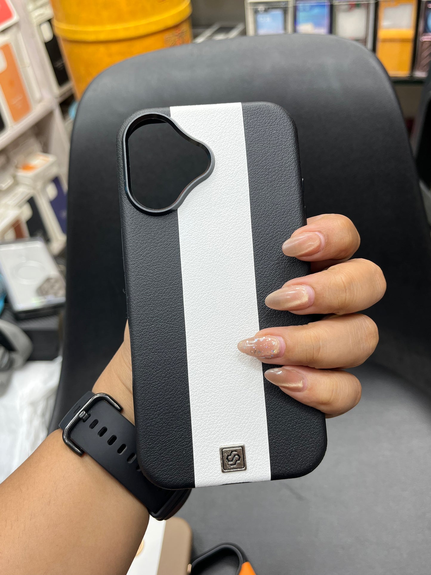 iPhone 17 Dulero Leather Stripe Case