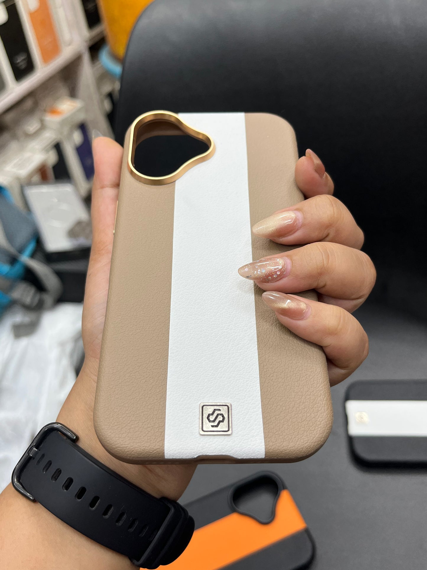 iPhone 17 Dulero Leather Stripe Case